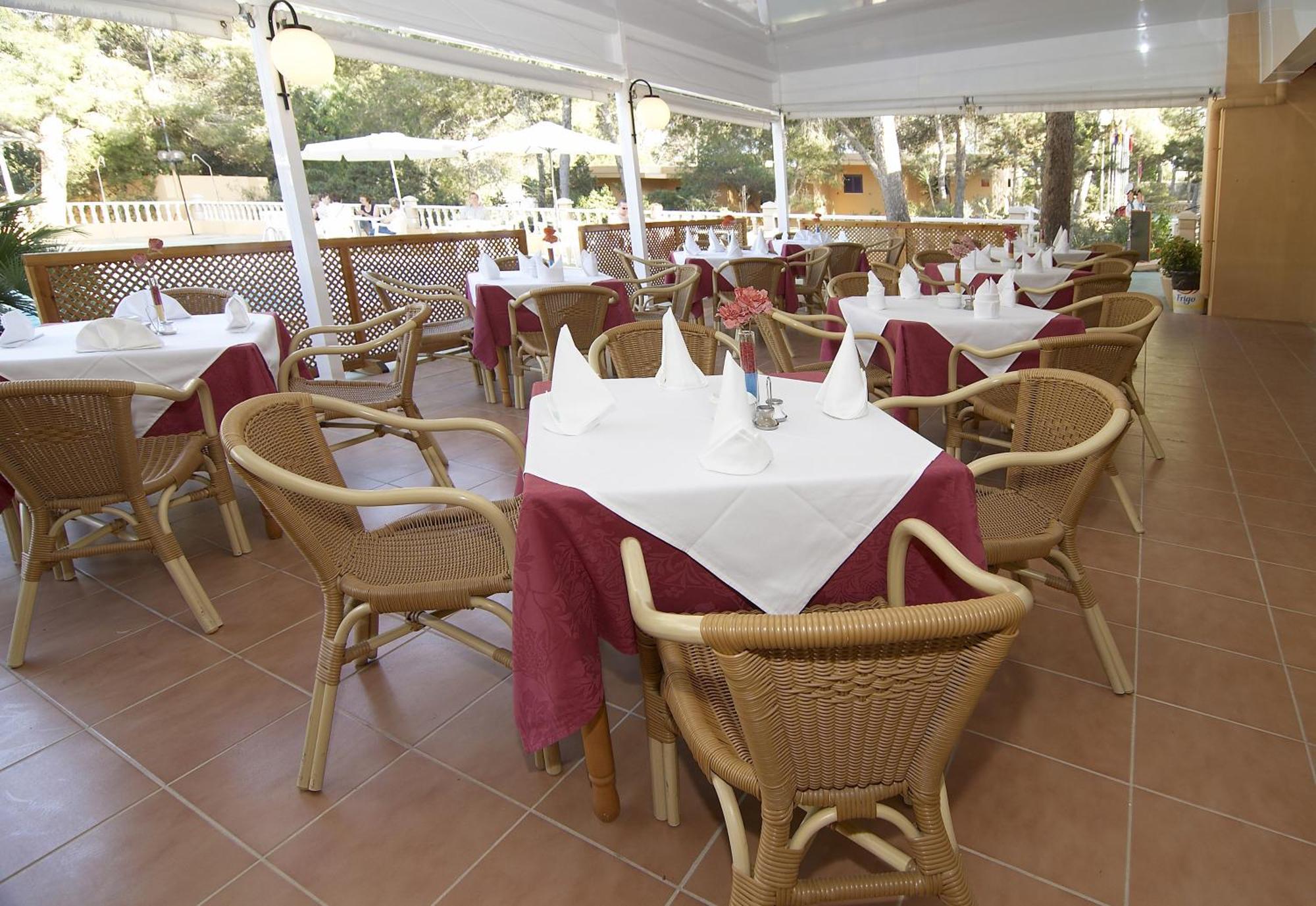Ses Eufabietes Apartments & Restaurant Пляж Миджорн Экстерьер фото